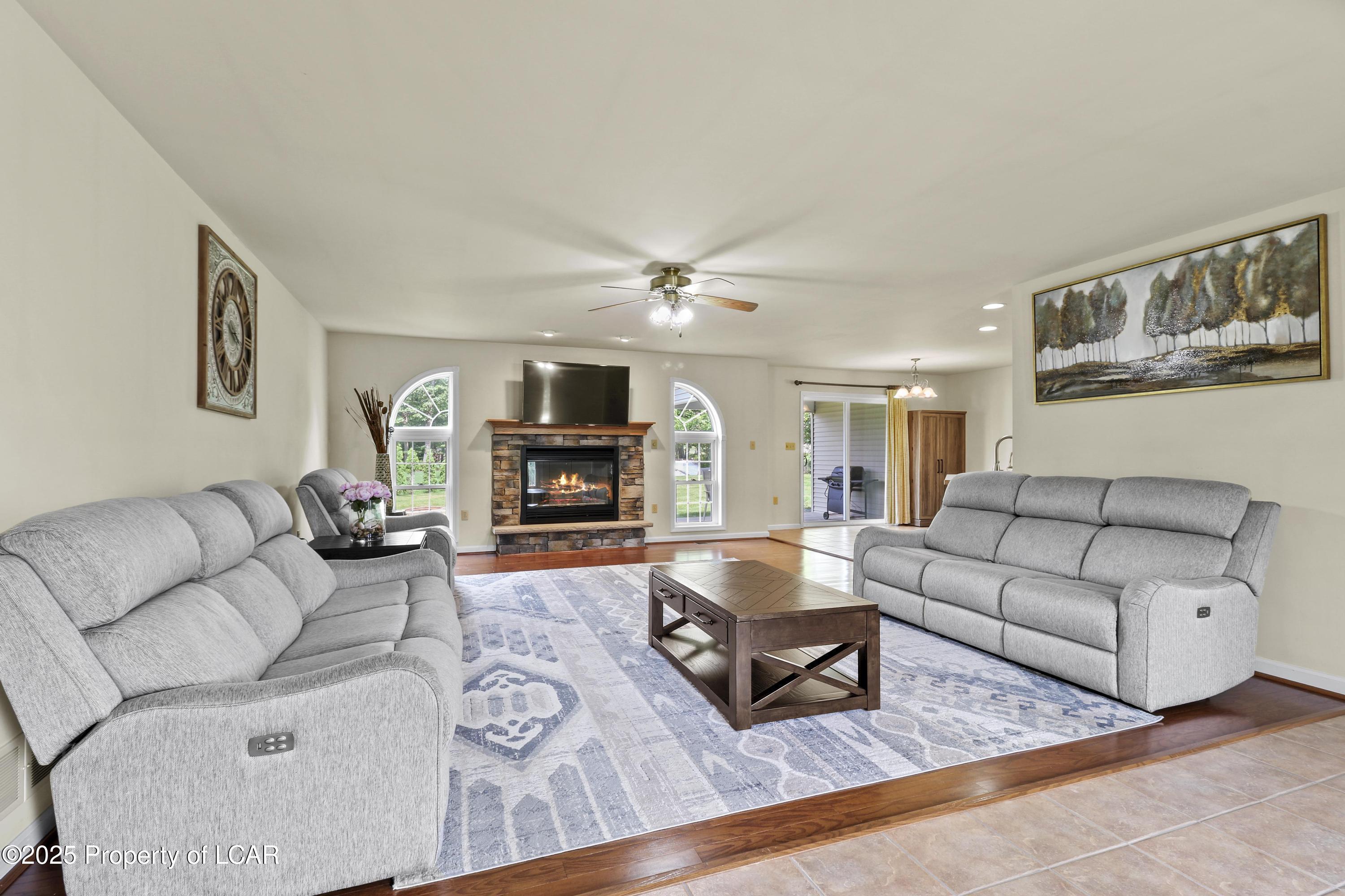 Property Photo:  211 Circle Drive  PA 18707 
