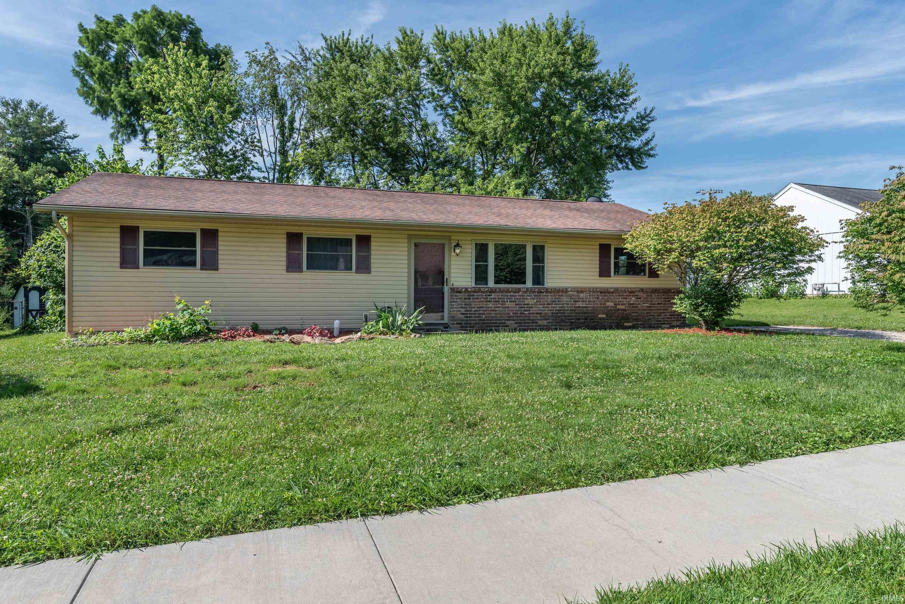 Property Photo: 3921 W Fairington Drive IN 47403