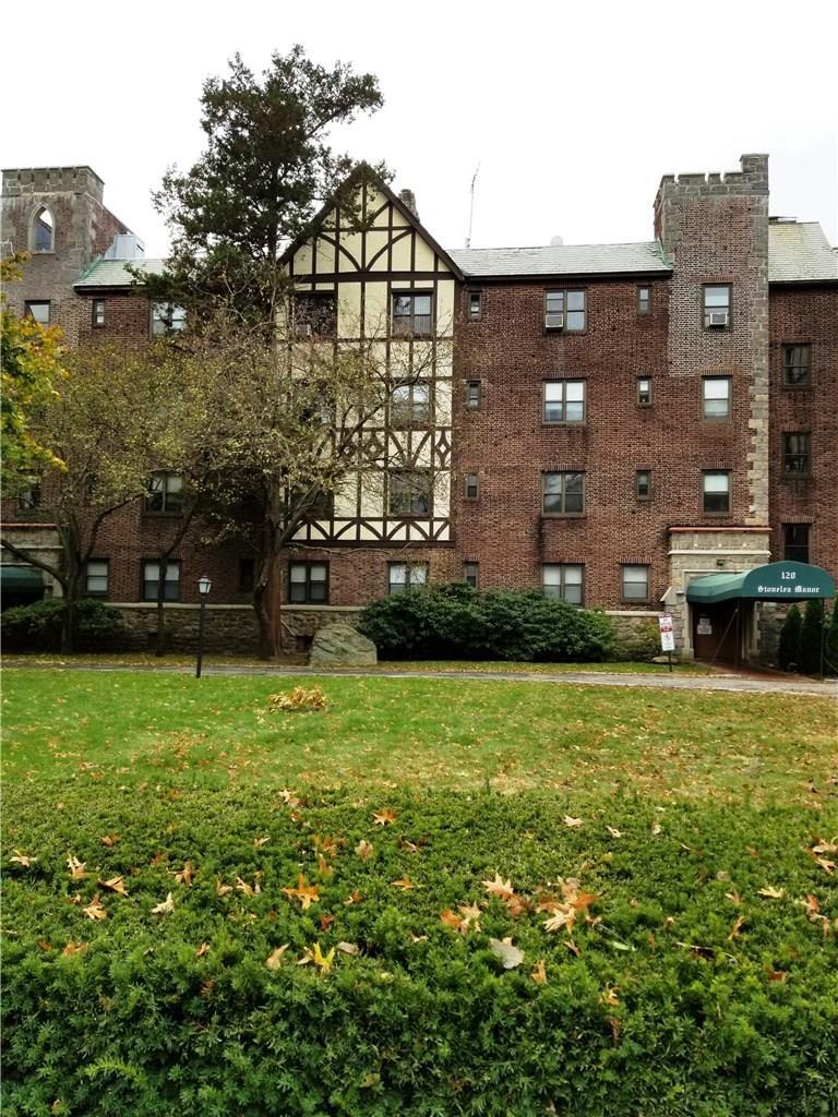 Property Photo:  110 Stonelea Place 2F  NY 10801 