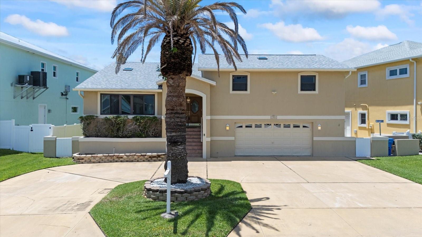 Property Photo: 17025 Dolphin Drive FL 33708