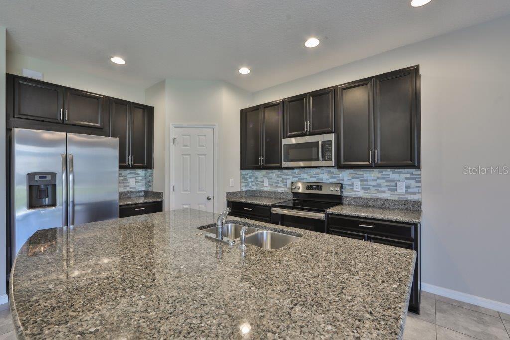 Property Photo: 7045 Grand Elm Drive FL 33578