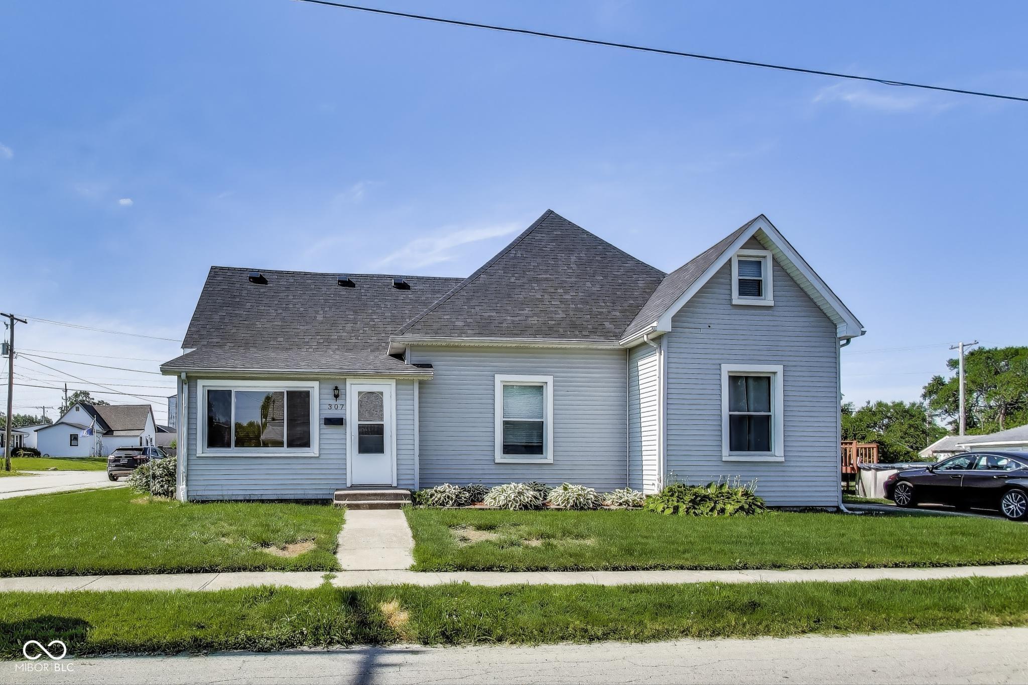 Property Photo:  307 E Walnut Street  IN 46052 