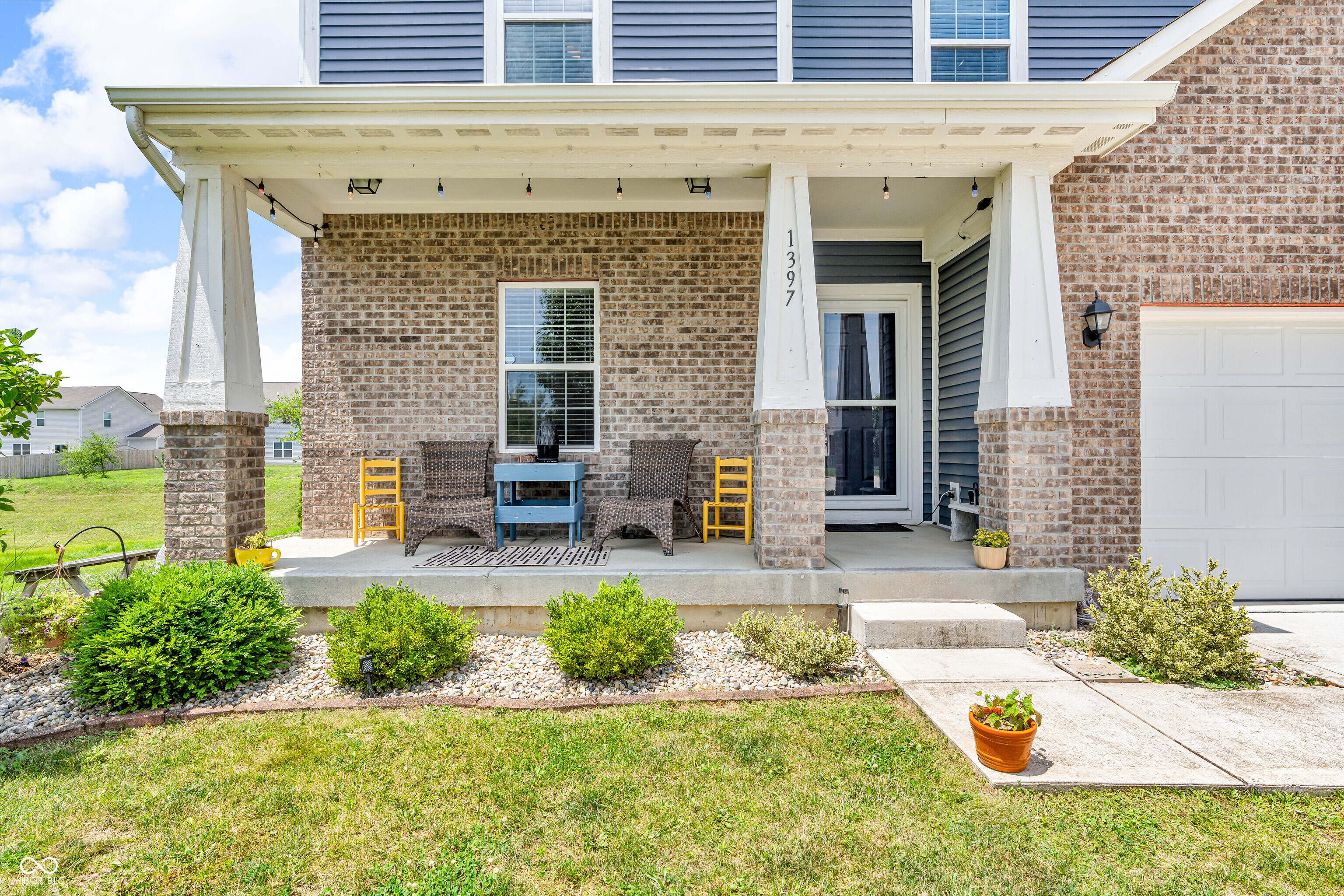 Property Photo: 1397 Greenbriar Way IN 46131