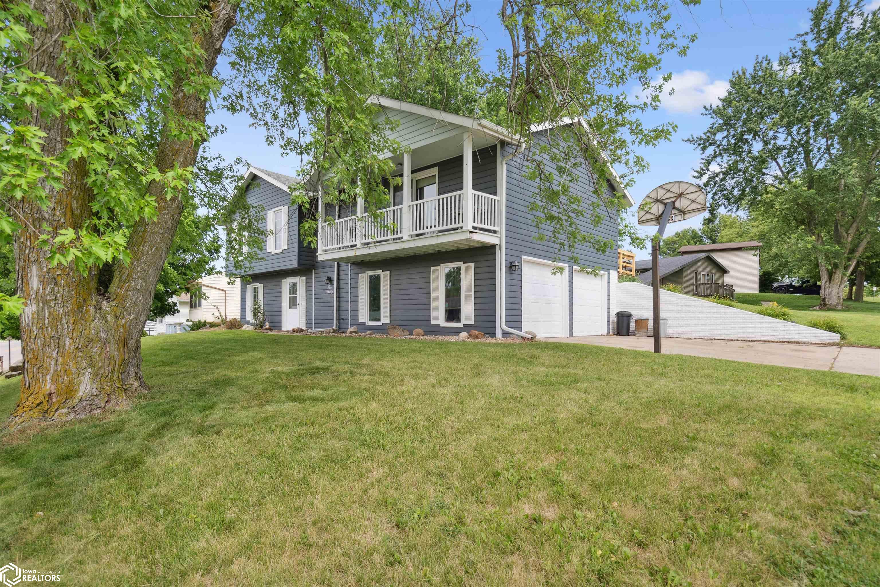 Property Photo: 220 E Southridge Road IA 50158