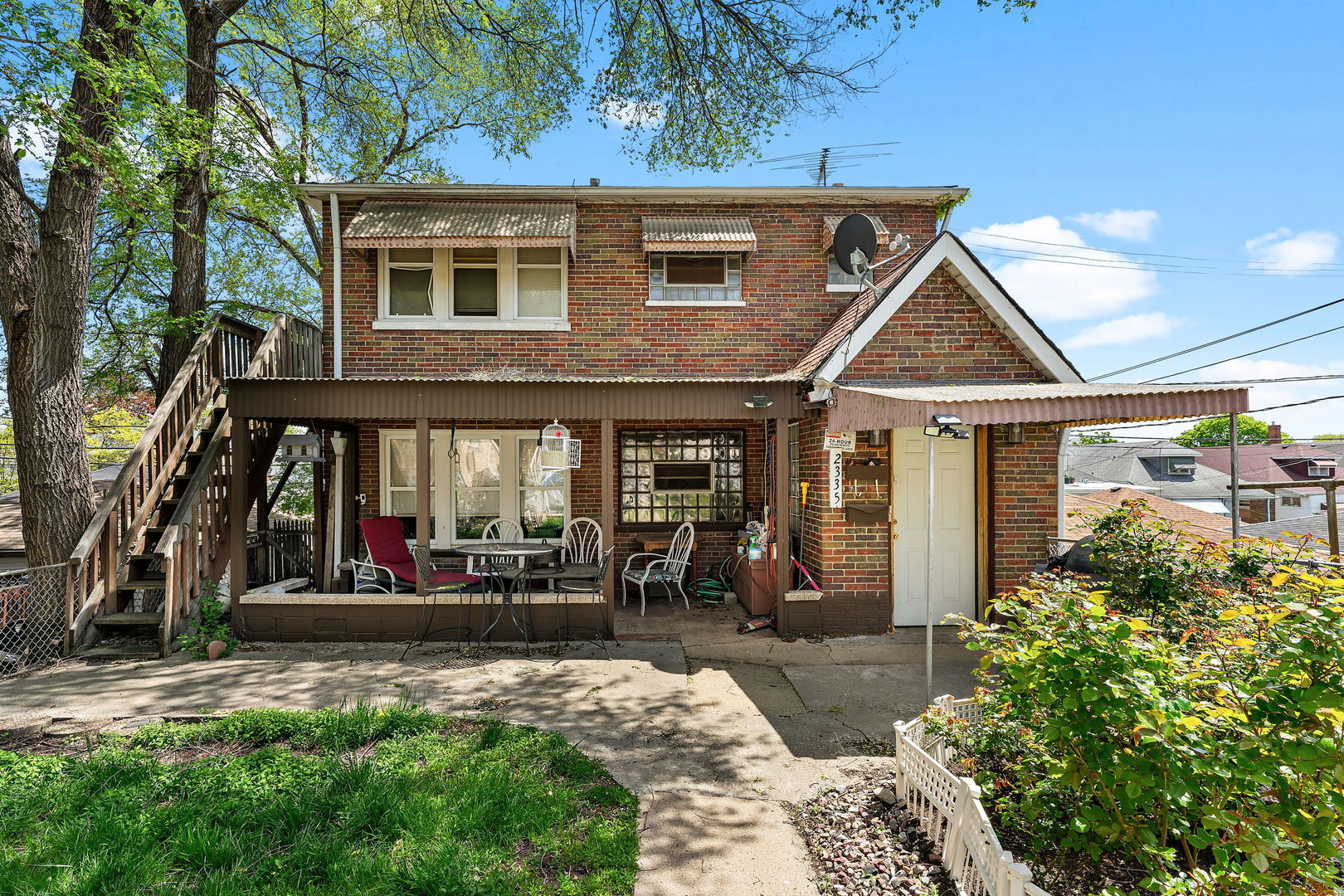 Property Photo: 2335 N Merrimac Avenue IL 60639