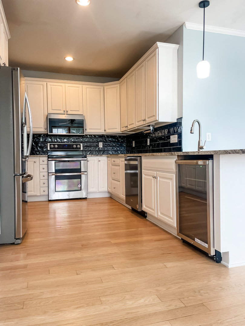 Property Photo: 1308 Axcel Lane IL 60178