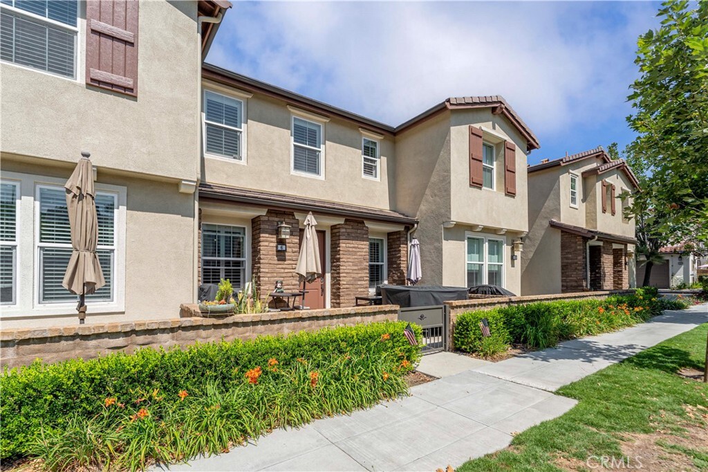 Property Photo:  6 Fenix Street  CA 92694 