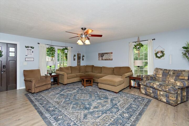 Property Photo: 625 Mag A Mor Dr TN 37083