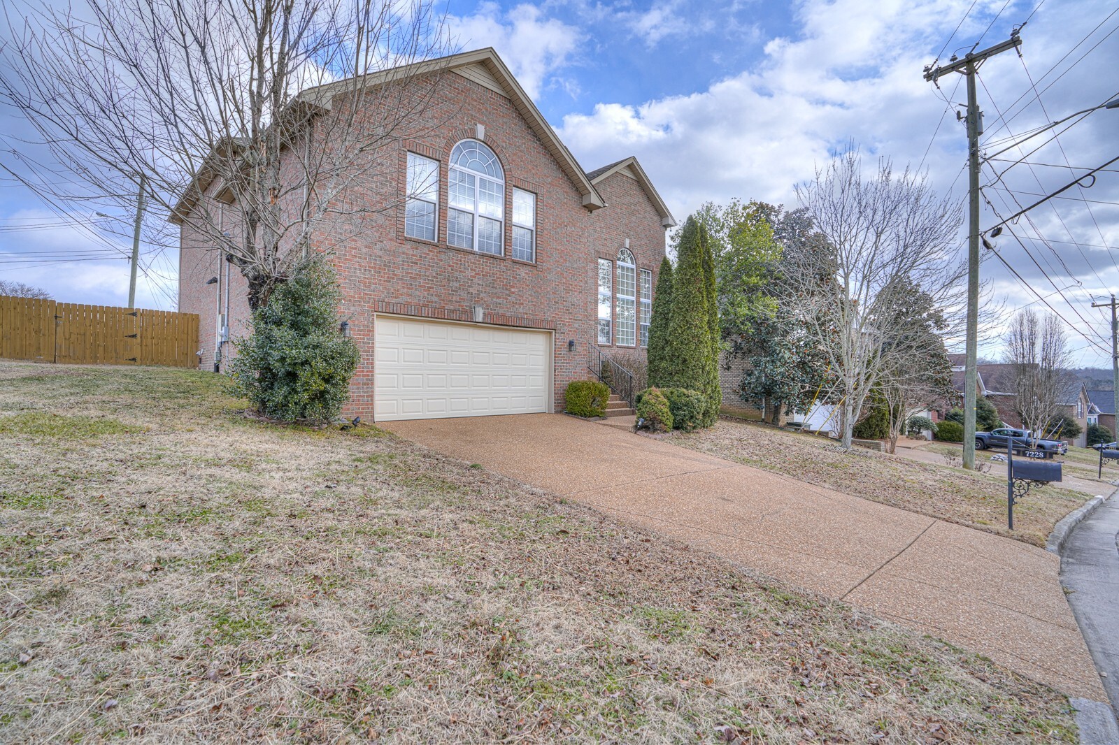 Property Photo: 7228 Sugarloaf Dr TN 37211