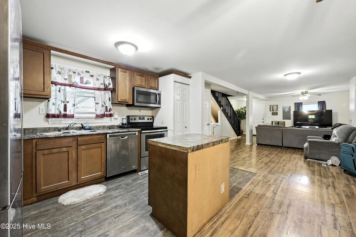 808 Wilson Street  Elizabeth City NC 27909 photo