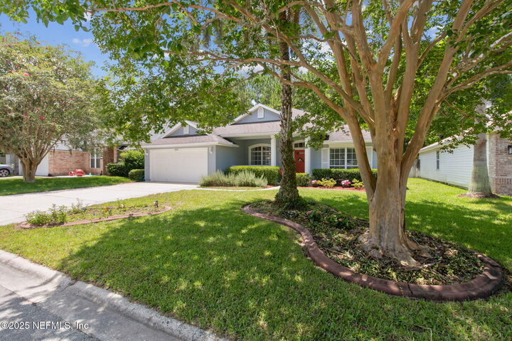 Property Photo: 8826 Canopy Oaks Drive FL 32256