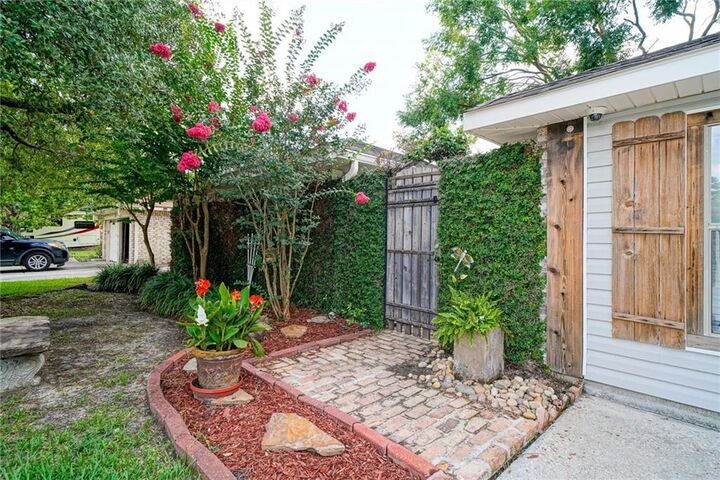 Property Photo:  808 N Pearl Drive  LA 70461 