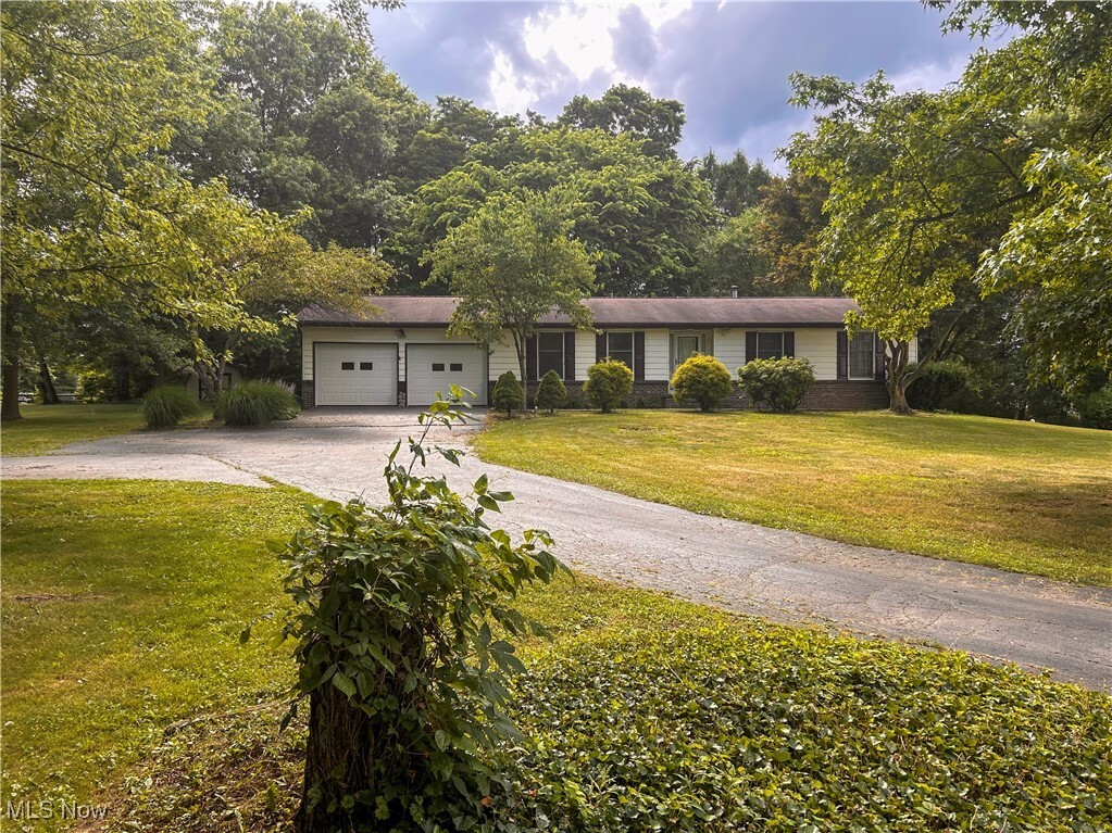 2055 Maple Drive  Columbiana OH 44408 photo