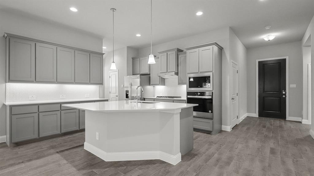 Property Photo: 8704 Tallwood Lane TX 76247