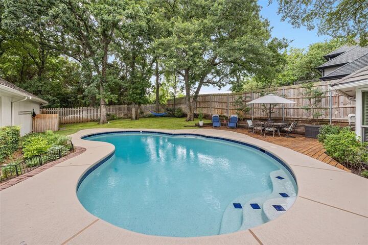 Property Photo: 5003 Deerwood Park TX 76017