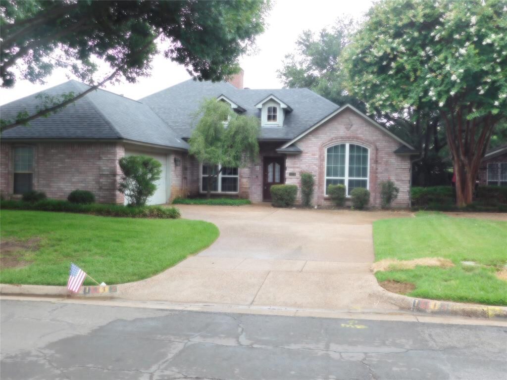 Property Photo:  1412 Oriental Avenue  TX 76011