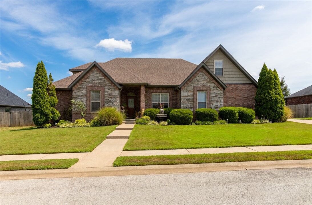 Property Photo:  340 Baker Street  AR 72751 