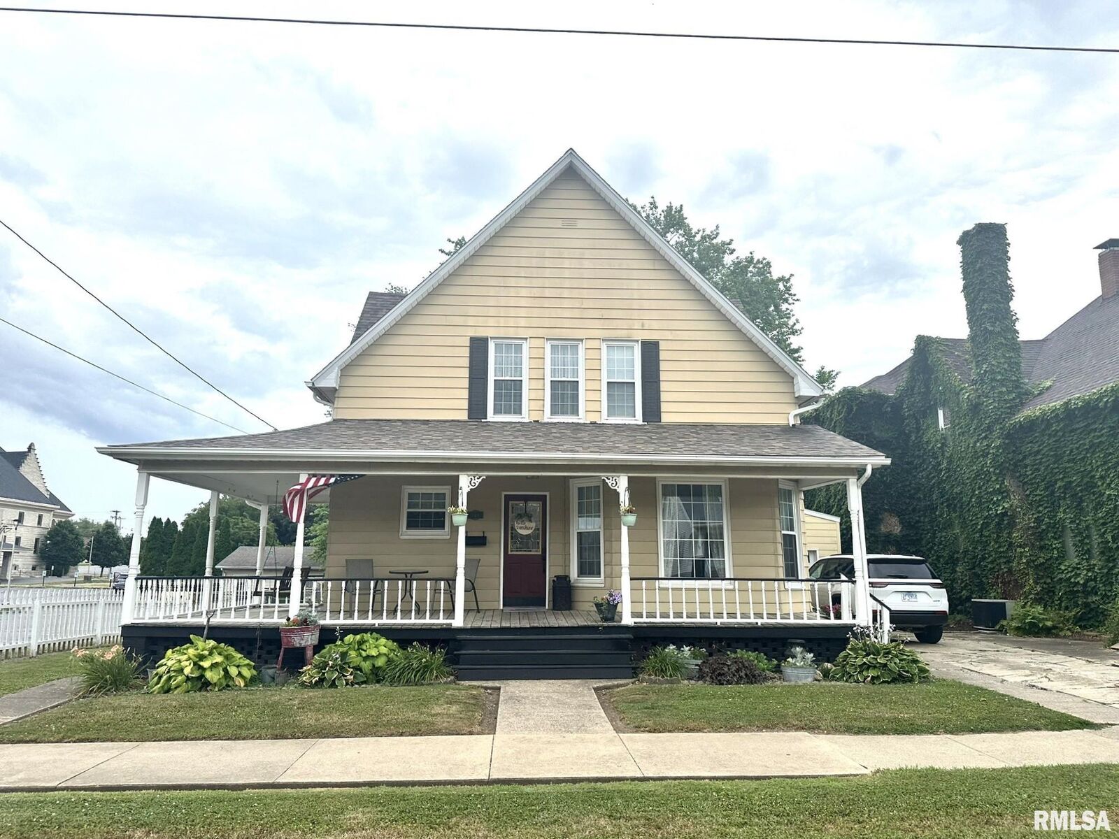 Property Photo:  146 W Locust Street  IL 61520 