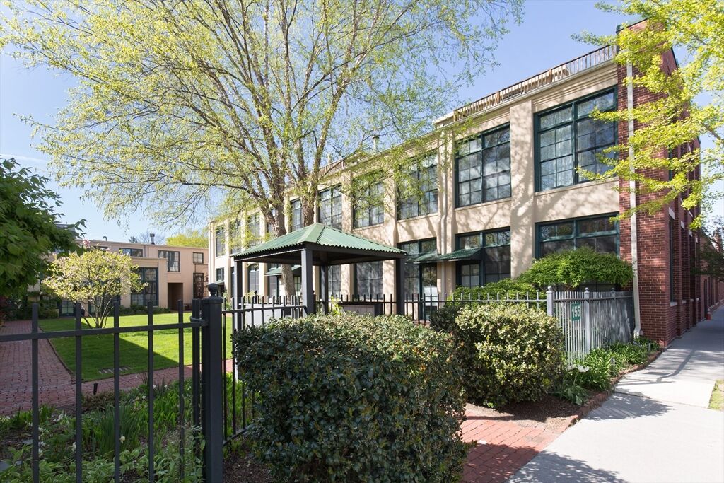 Property Photo:  139-155 Brookline Street 12  MA 02139 
