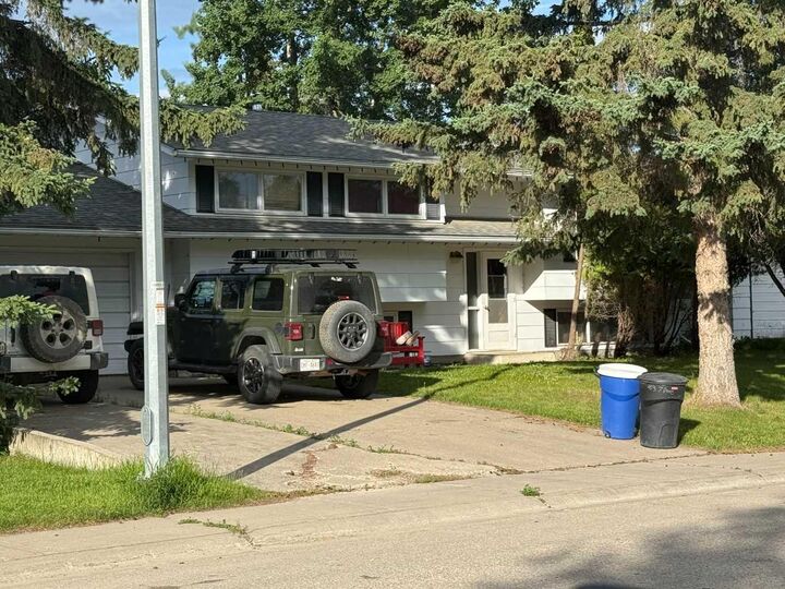Property Photo: 403 7 Avenue AB T0H 1P0