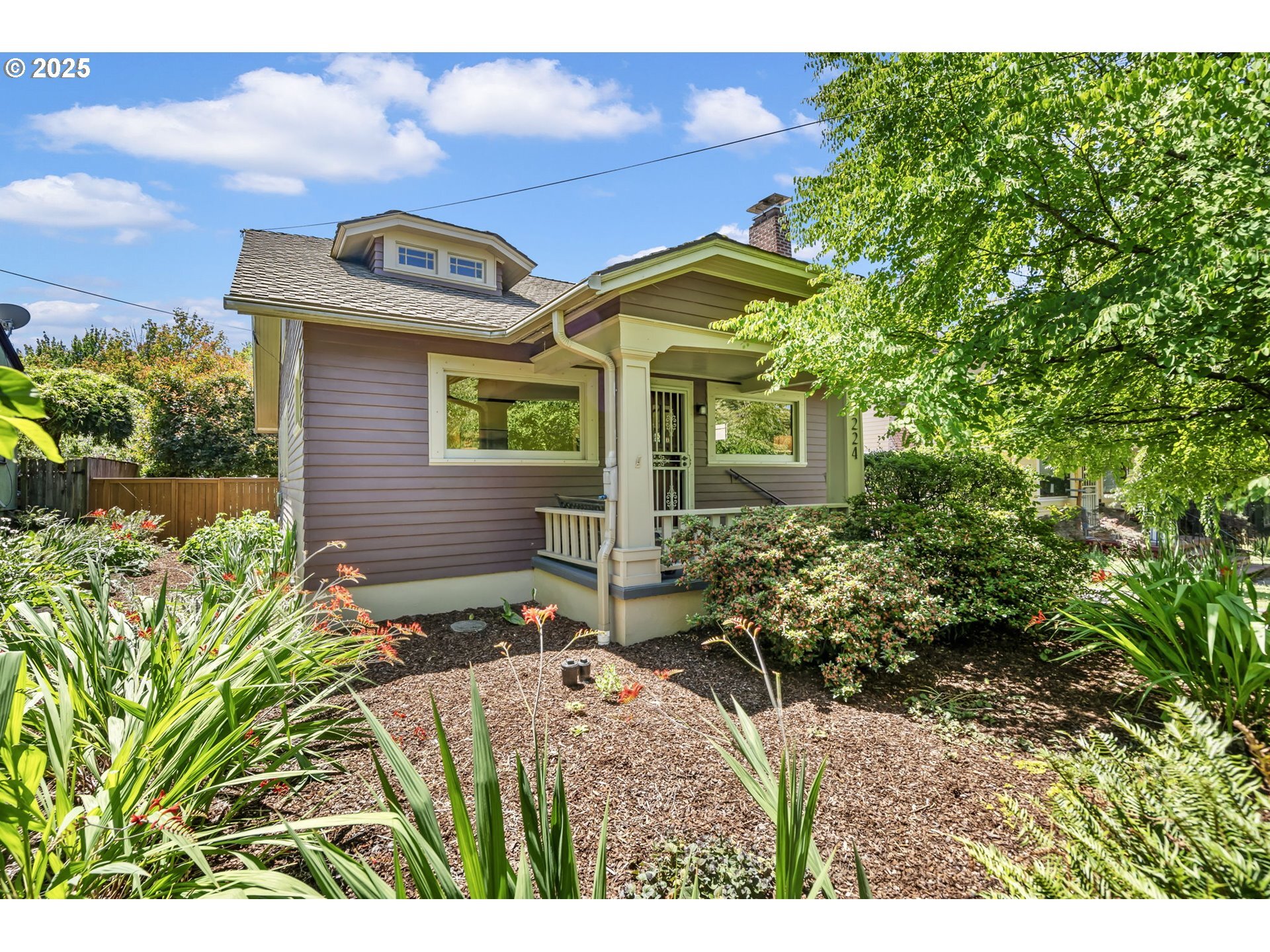 Property Photo: 2224 SE Harrison St OR 97214