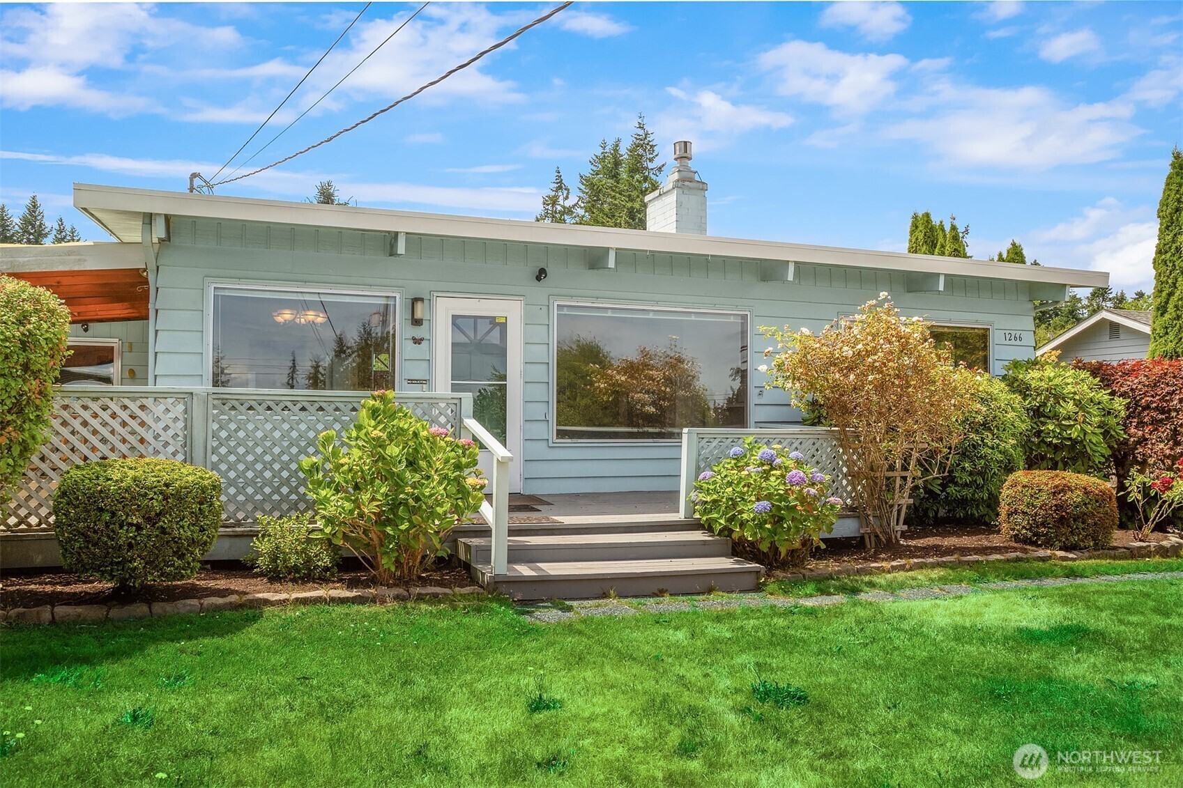 Property Photo: 1266 Terrace Place WA 98282