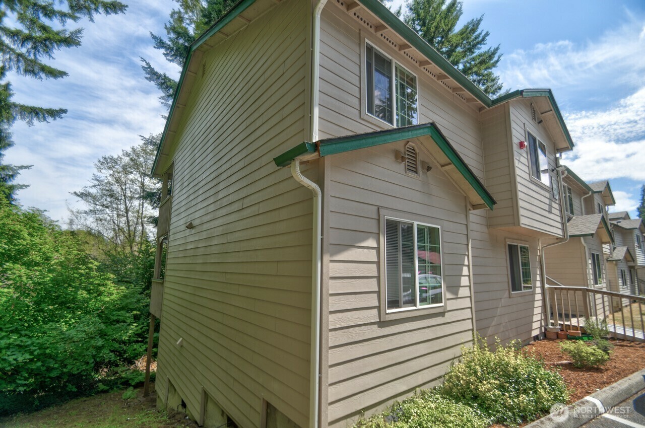 1103  Creekwood Court SE  Olympia WA 98501 photo