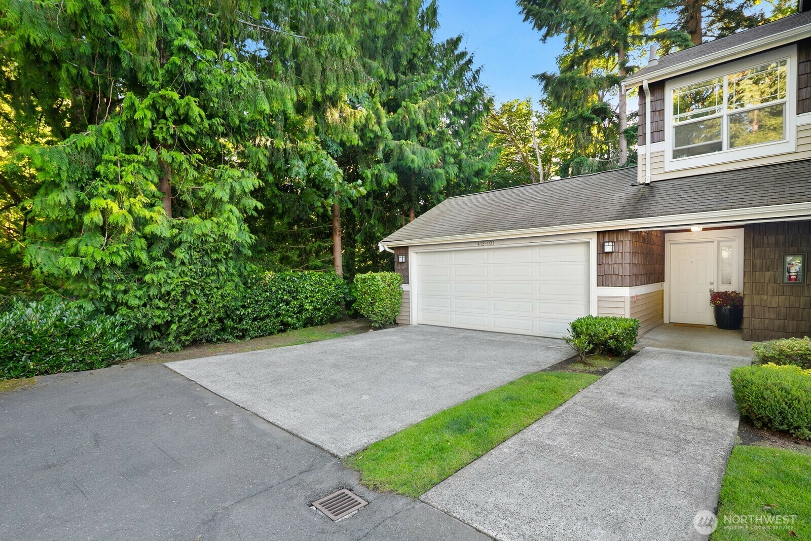 Property Photo: 412 228th Street SW F101 WA 98021