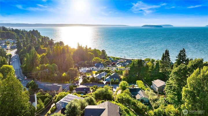 Property Photo: 1418 W Mukilteo Boulevard WA 98203