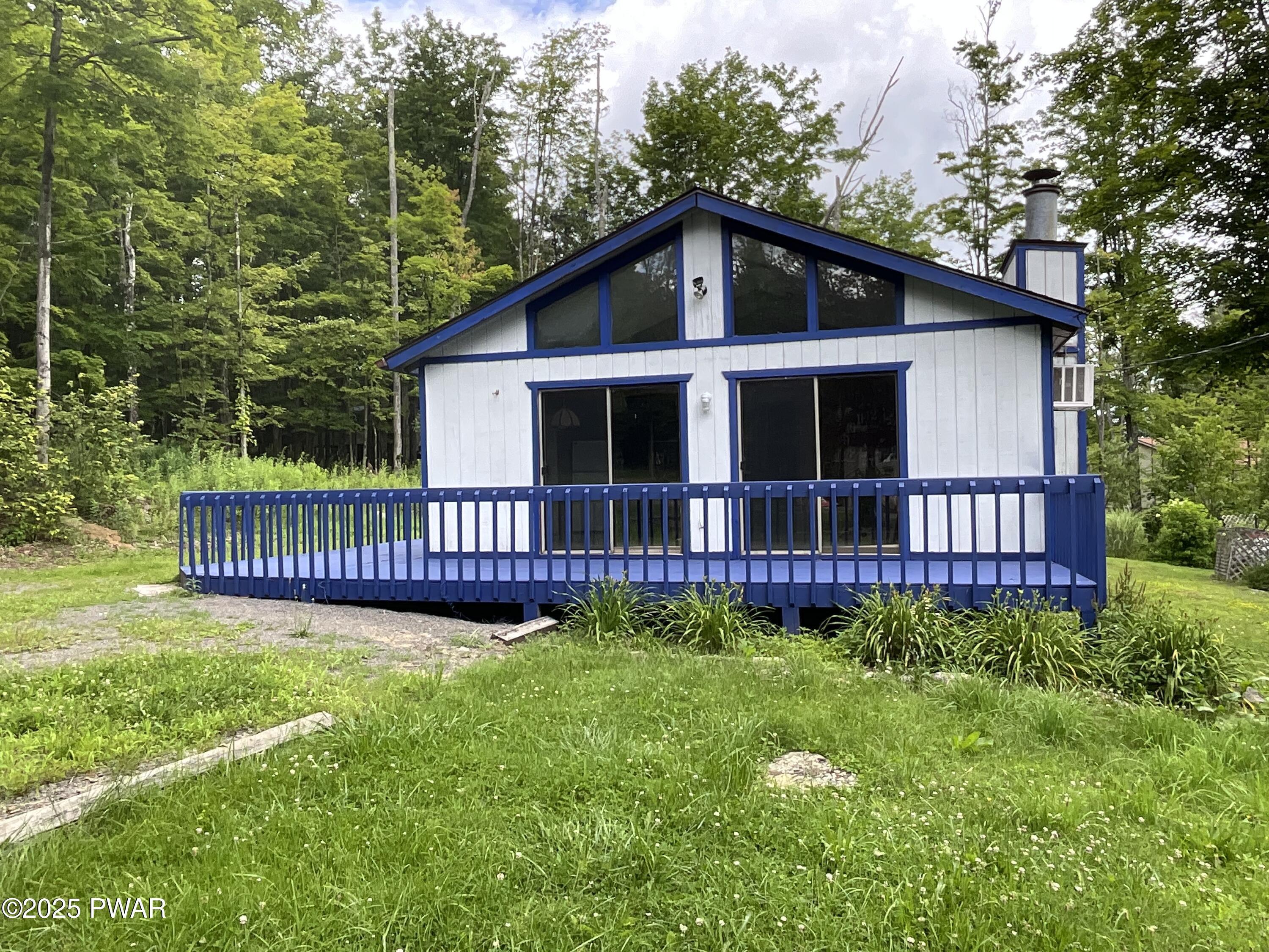 Property Photo: 110 Parkwood Drive Er#154 PA 18436