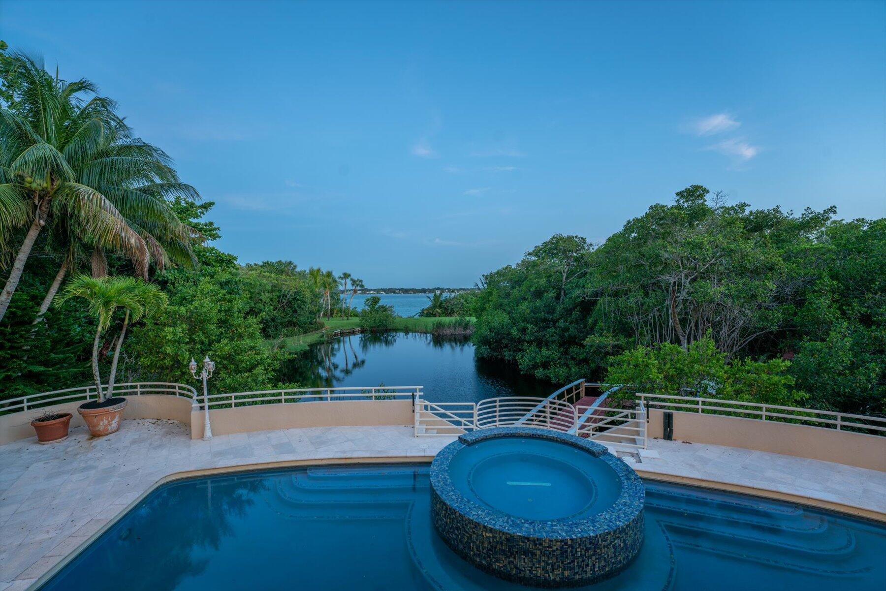 Property Photo: 49 W High Point Road FL 34996