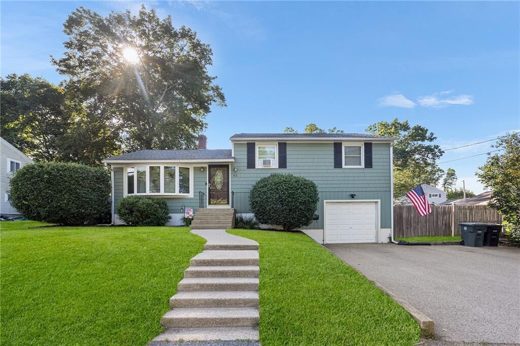 Property Photo:  62 Pembroke Lane  RI 02816 