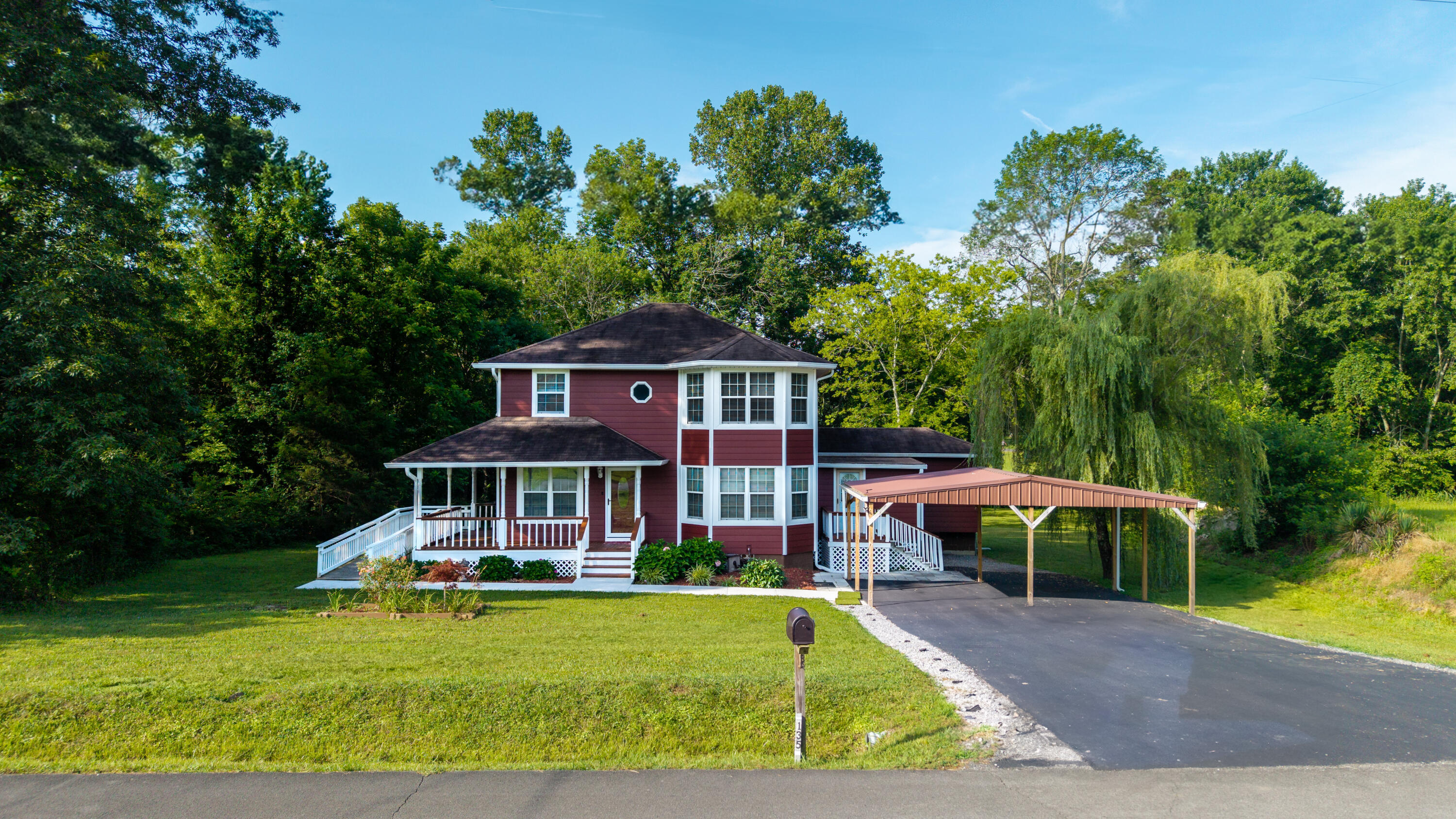 Property Photo: 135 Lakeview Drive SE TN 37323