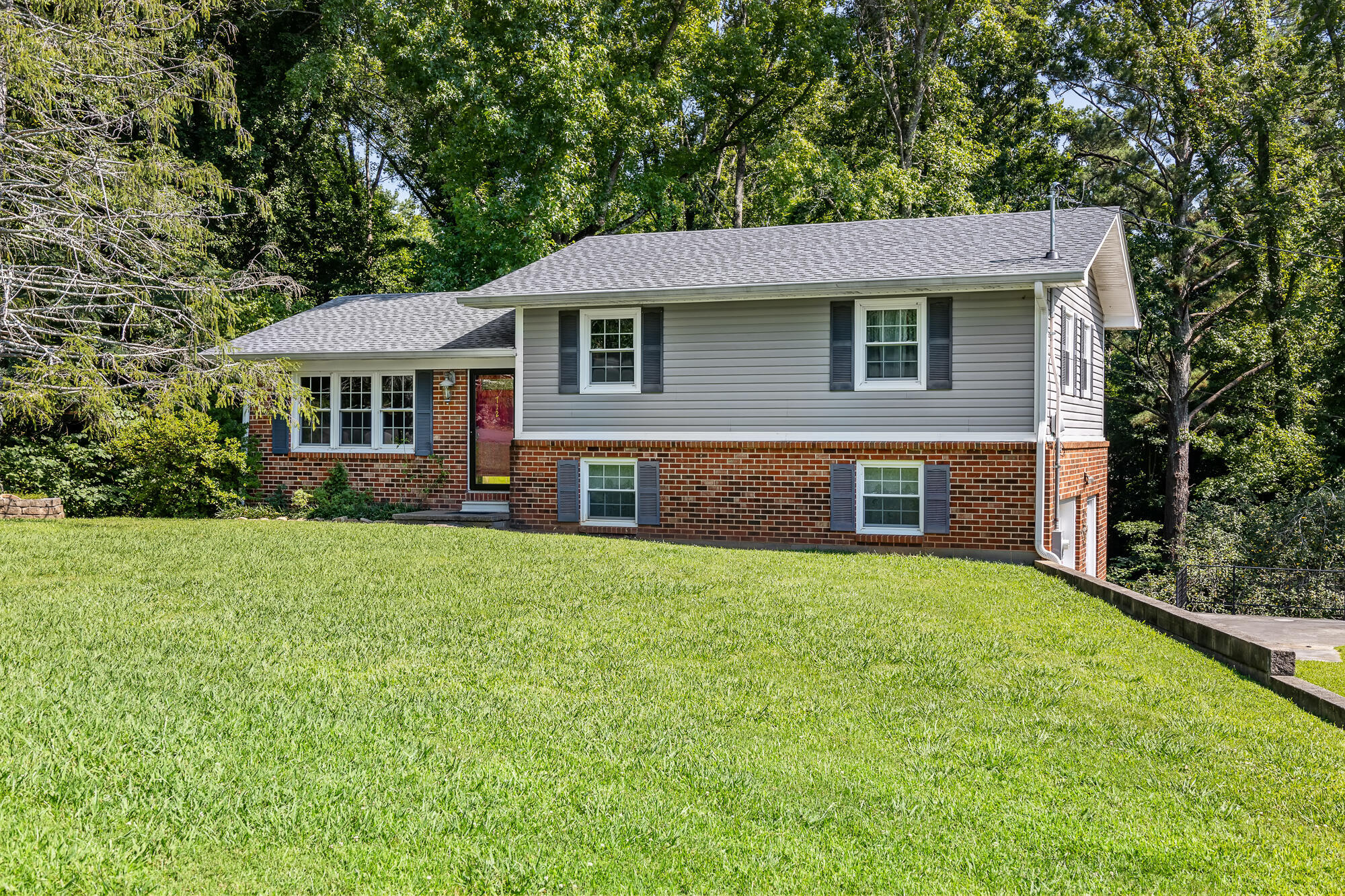 Property Photo: 712 Brookhill Drive TN 37331