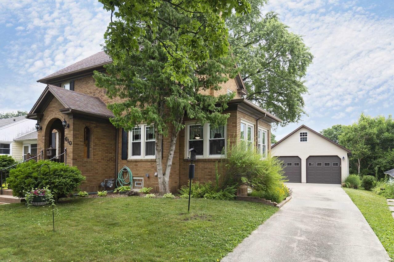 Property Photo: 610 Short Street WI 53538