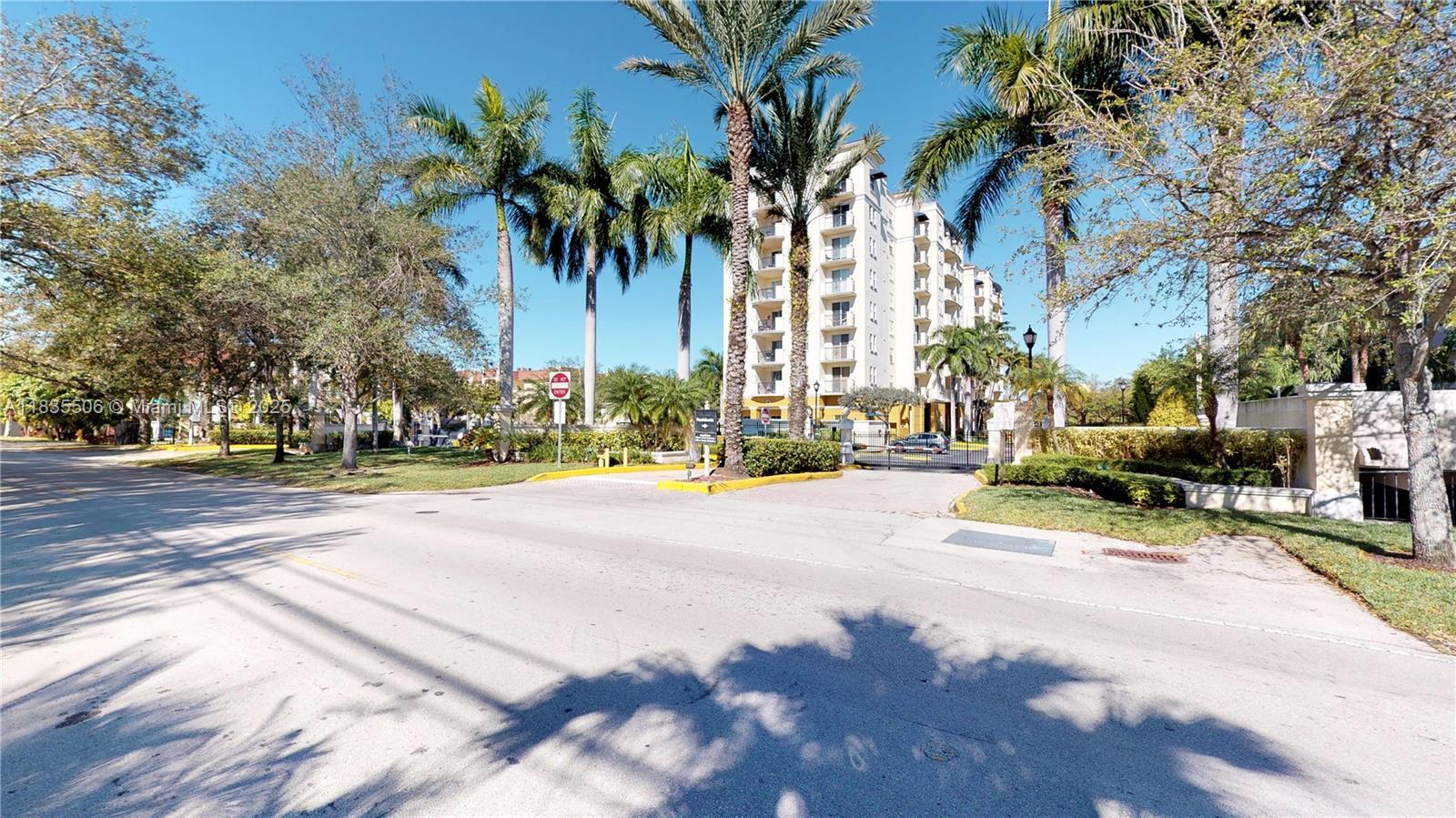 Property Photo: 9021 SW 94th St 604 FL 33176