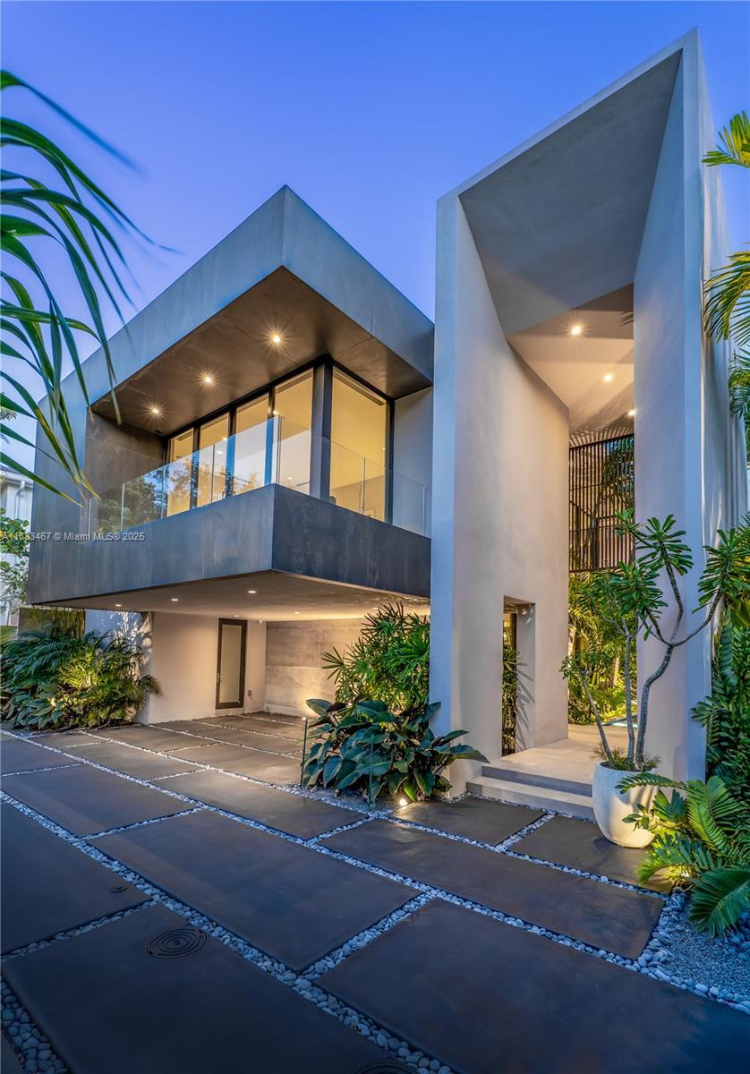 Property Photo: 3910 Battersea Rd FL 33133