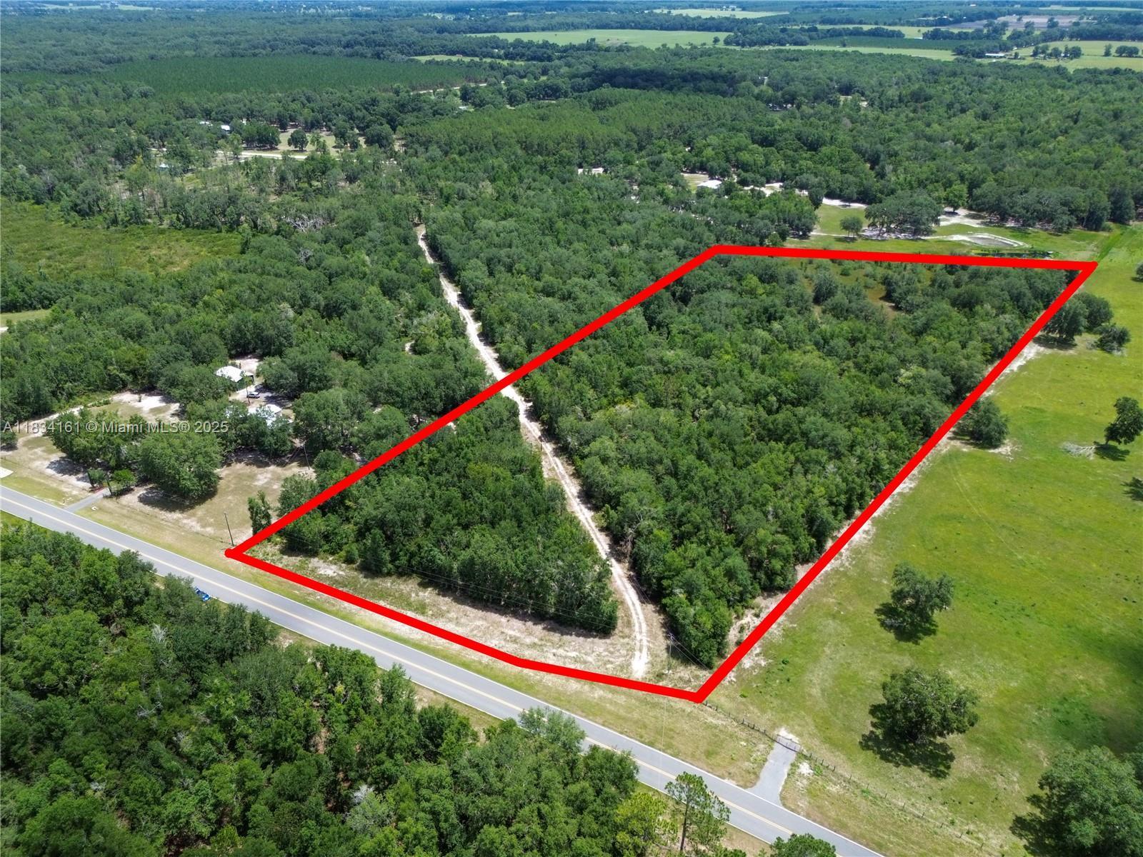 Property Photo:  3805 SW Old Wire Rd  FL 32038 