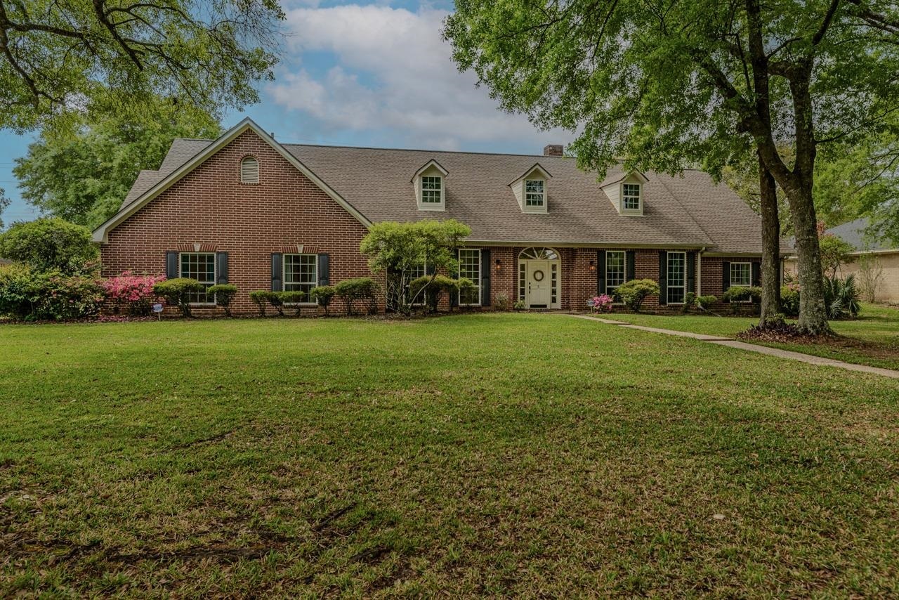 Property Photo: 5 Bayou Bend Pl. TX 77706