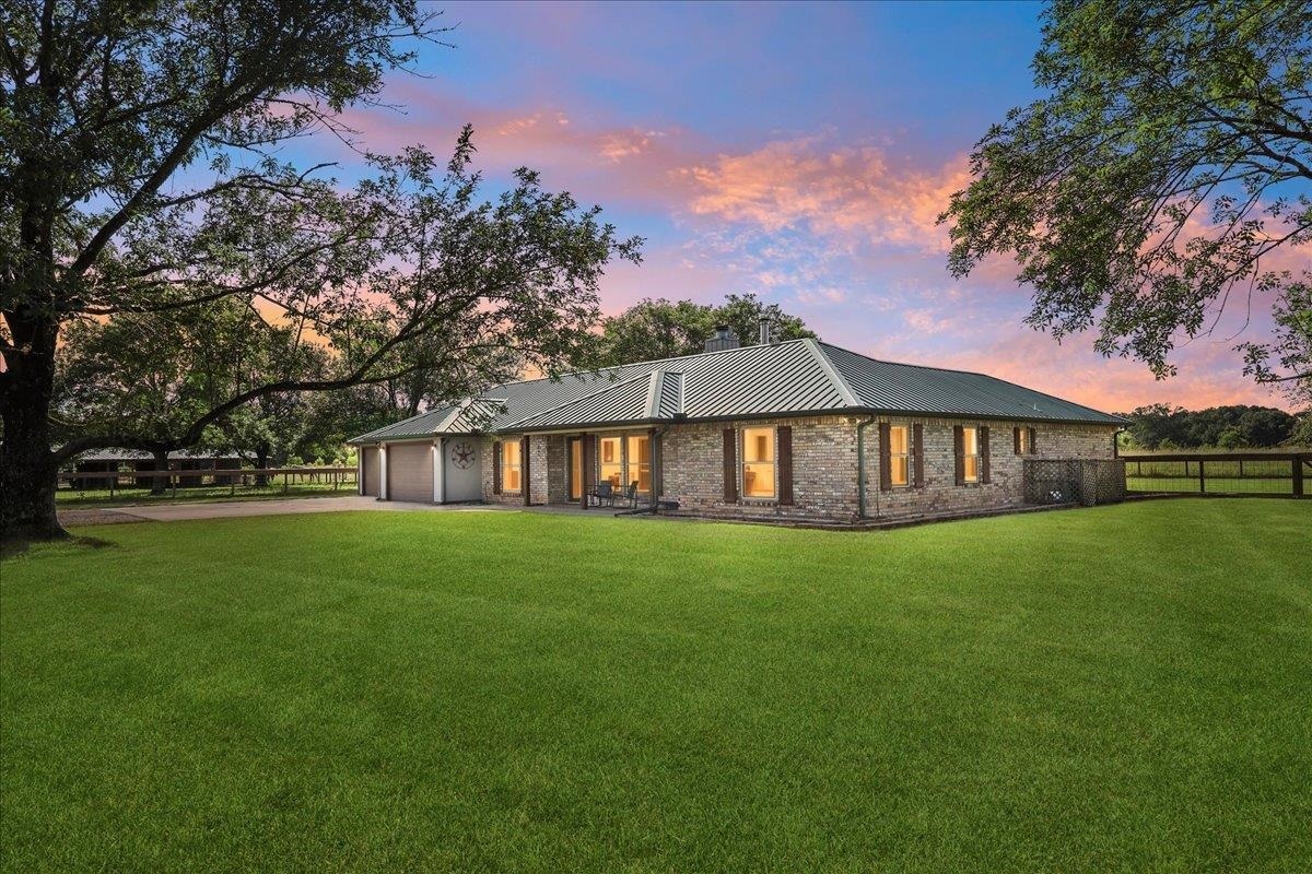 Property Photo:  5604 Gilbert Dr.  TX 77632 