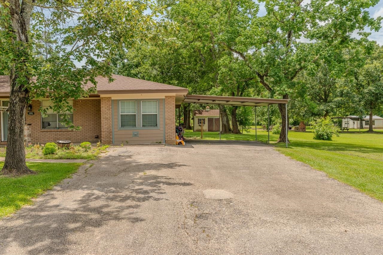 Property Photo: 370 Dorothy TX 77657