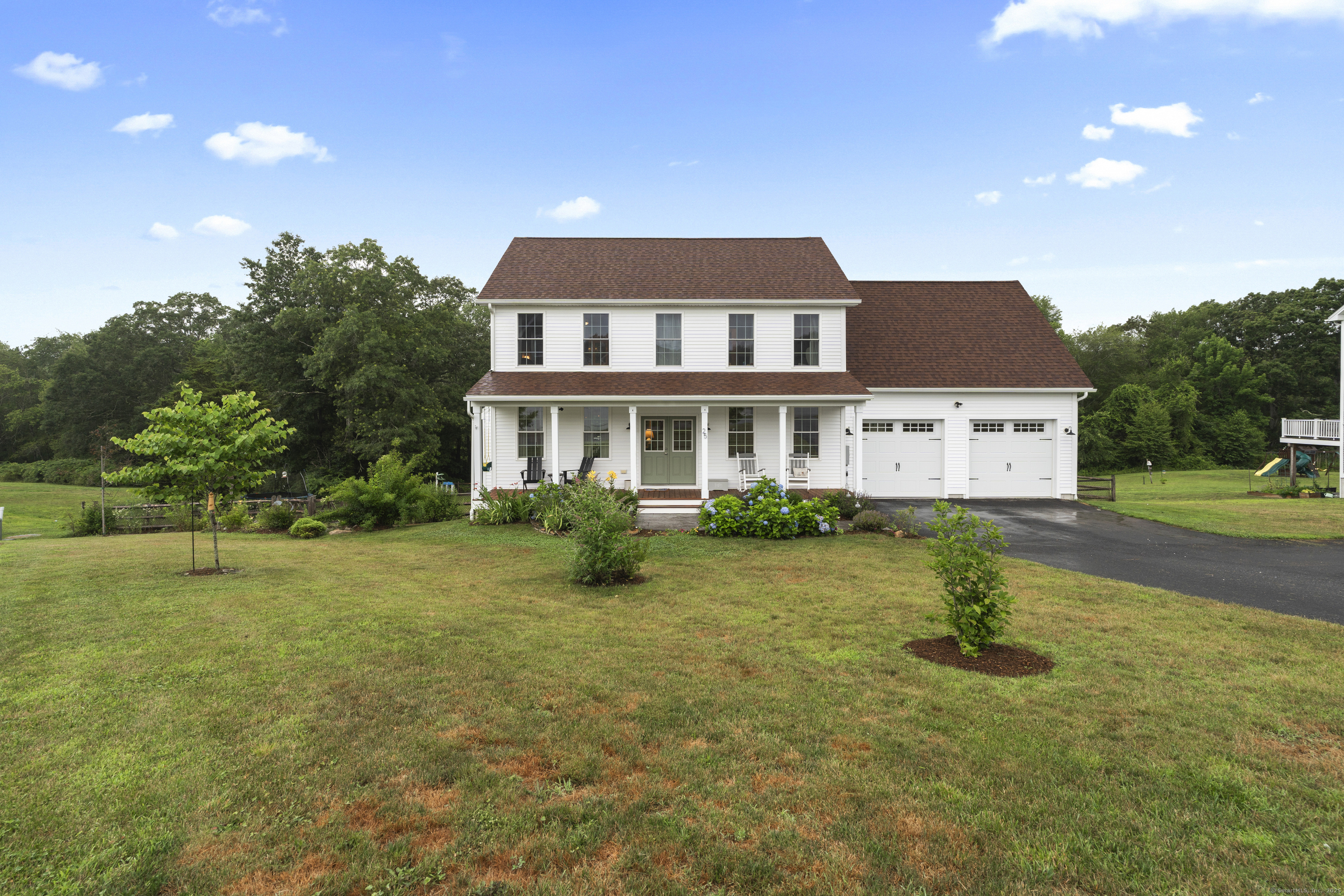 Property Photo:  25 Quakertown Meadow  CT 06339 