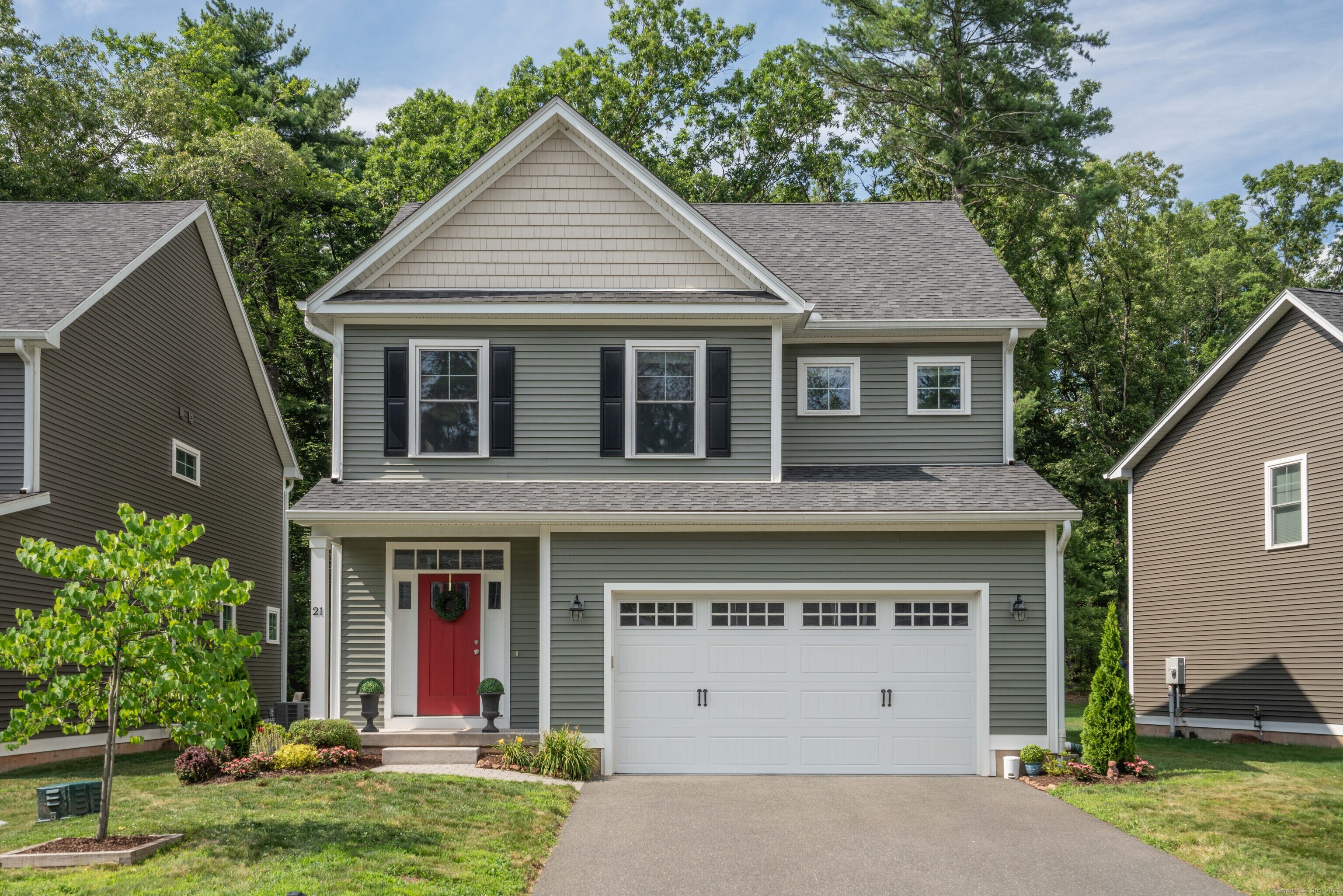 21 Hendricks Lane  Simsbury CT 06070 photo