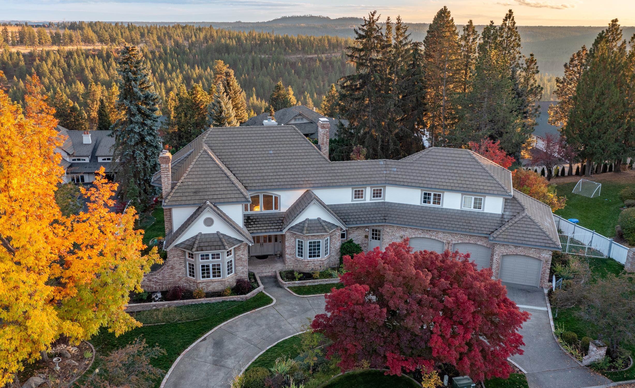 Property Photo:  1714 E South Ridge Dr  WA 99223 