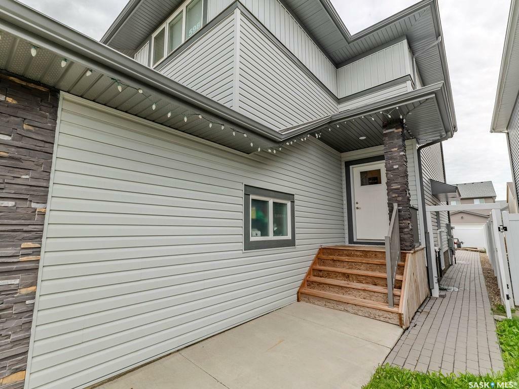 Property Photo: 598 McFaull Crescent SK S7V 0T3