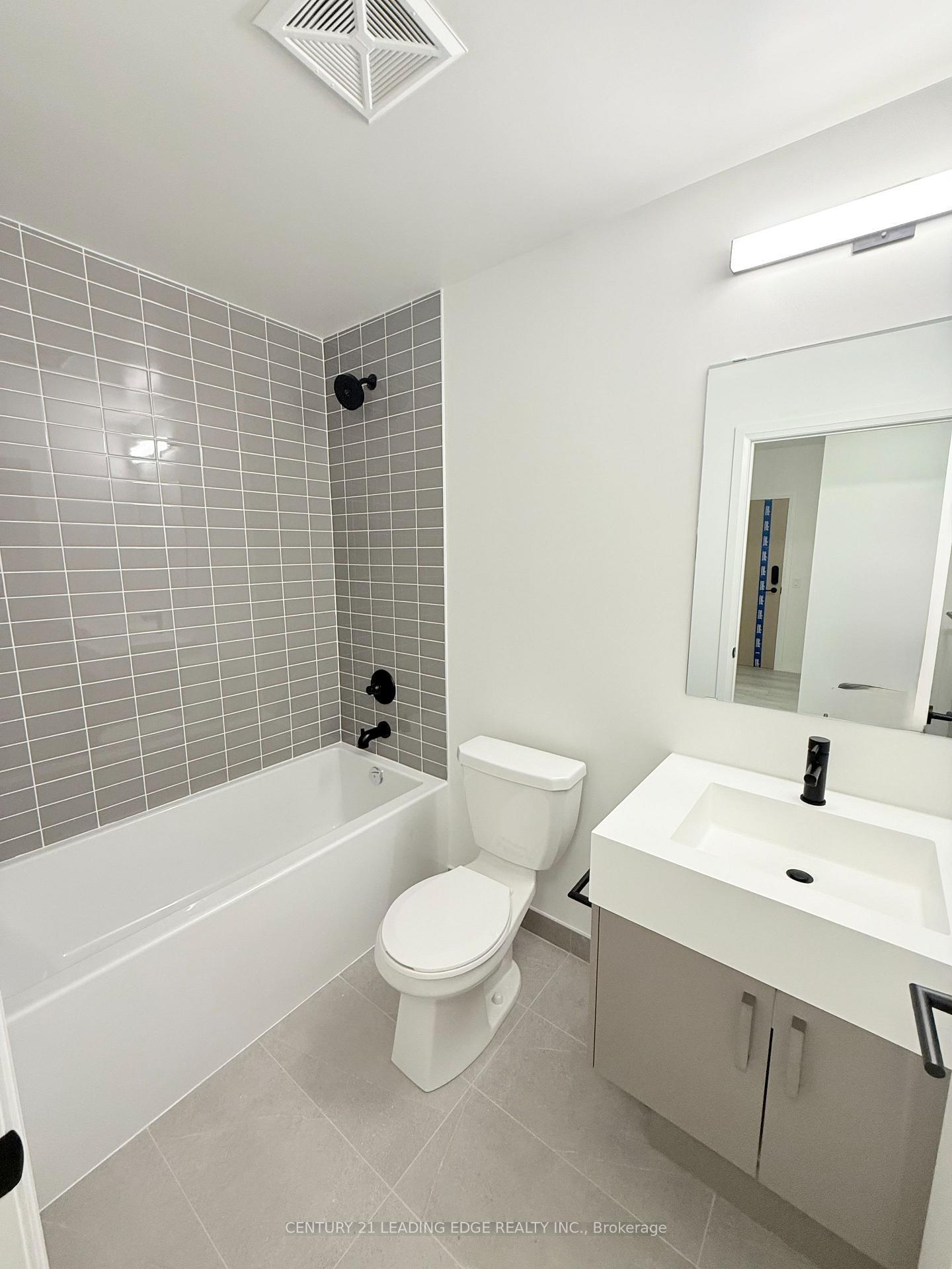 Property Photo:  280 Dundas Street W 516  ON M4T 1V4 