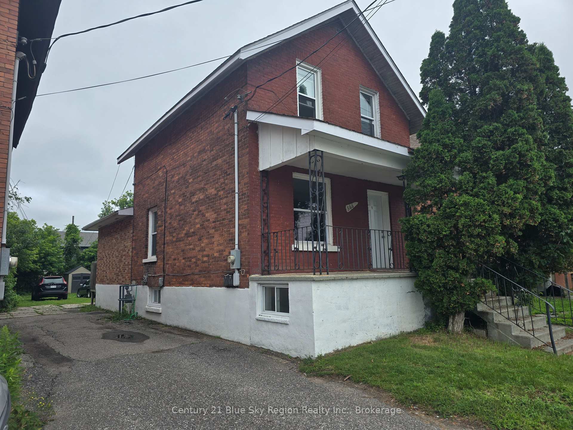 Photo de la propriété: 566 Front Street ON P1B 6M7