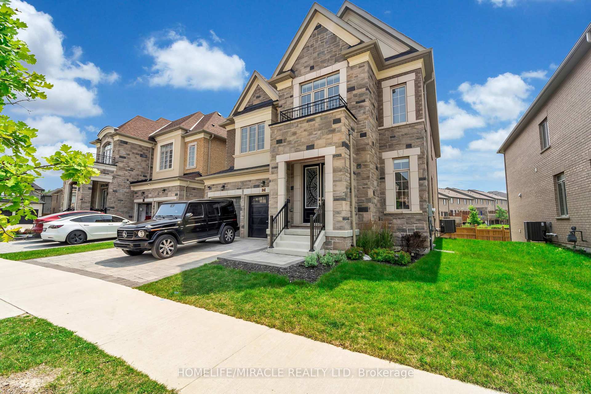 Property Photo:  273 Forest Creek Drive  ON N2R 0M6 