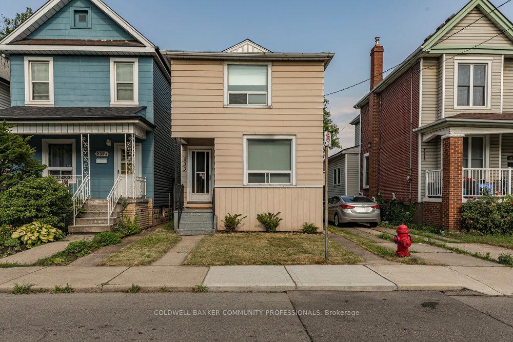 Property Photo: 233 Glendale Avenue N ON L8L 7K4