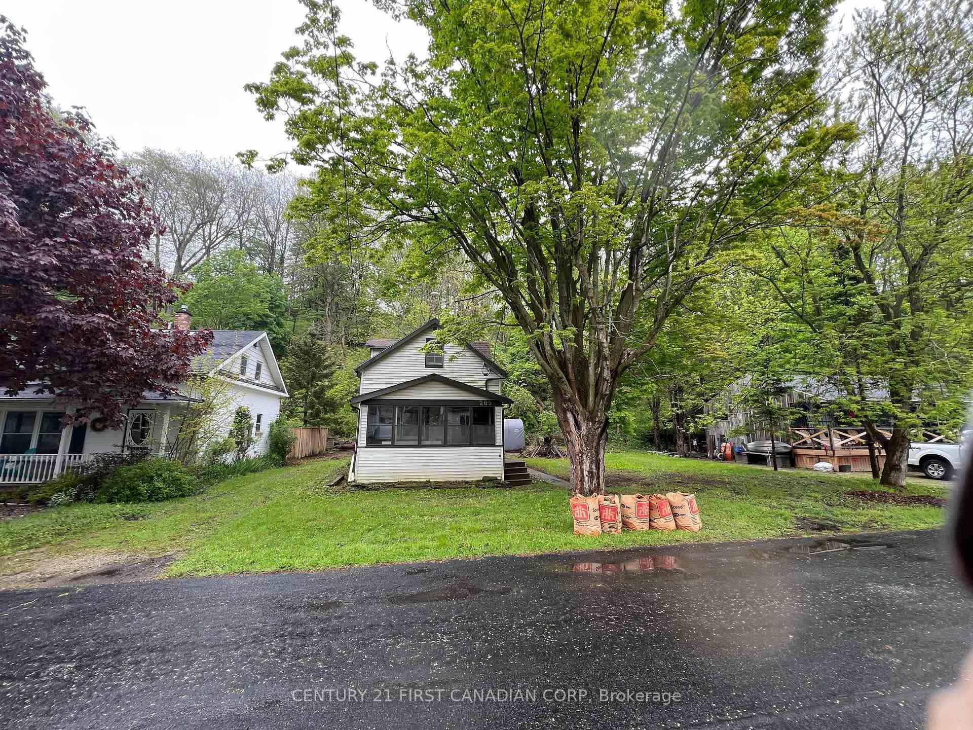 Photo de la propriété:  205 Orchard Street  ON N5L 1C4 